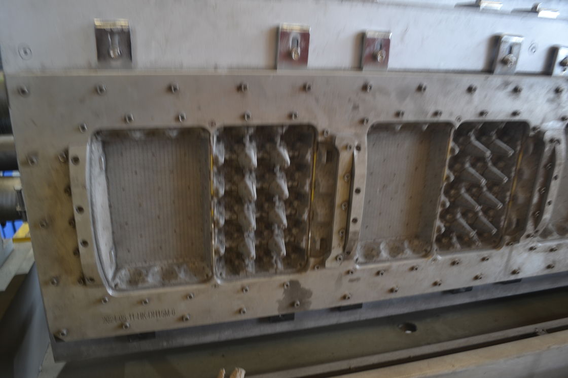 산업용 계란 트레이 장비, 안정적인 성능과 지속적인 작동을 위해 낮은 유지 보수 요구 사항